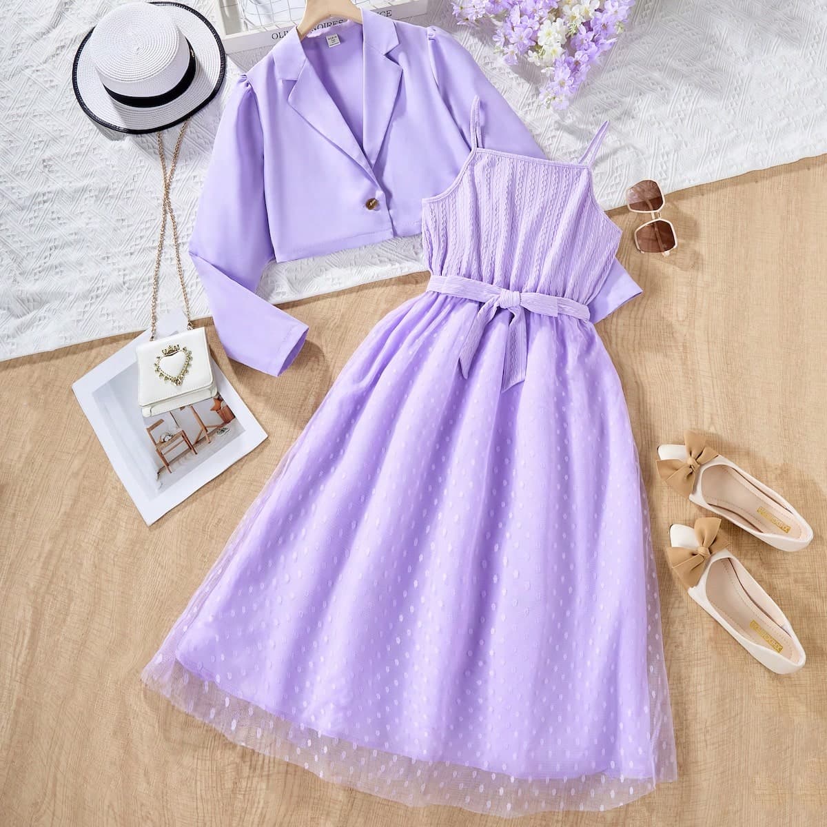 Blouse fille adolescente Ã manches bouffantes avec col rabattu et robe Ã bretelles spaghetti Ã pois suisses