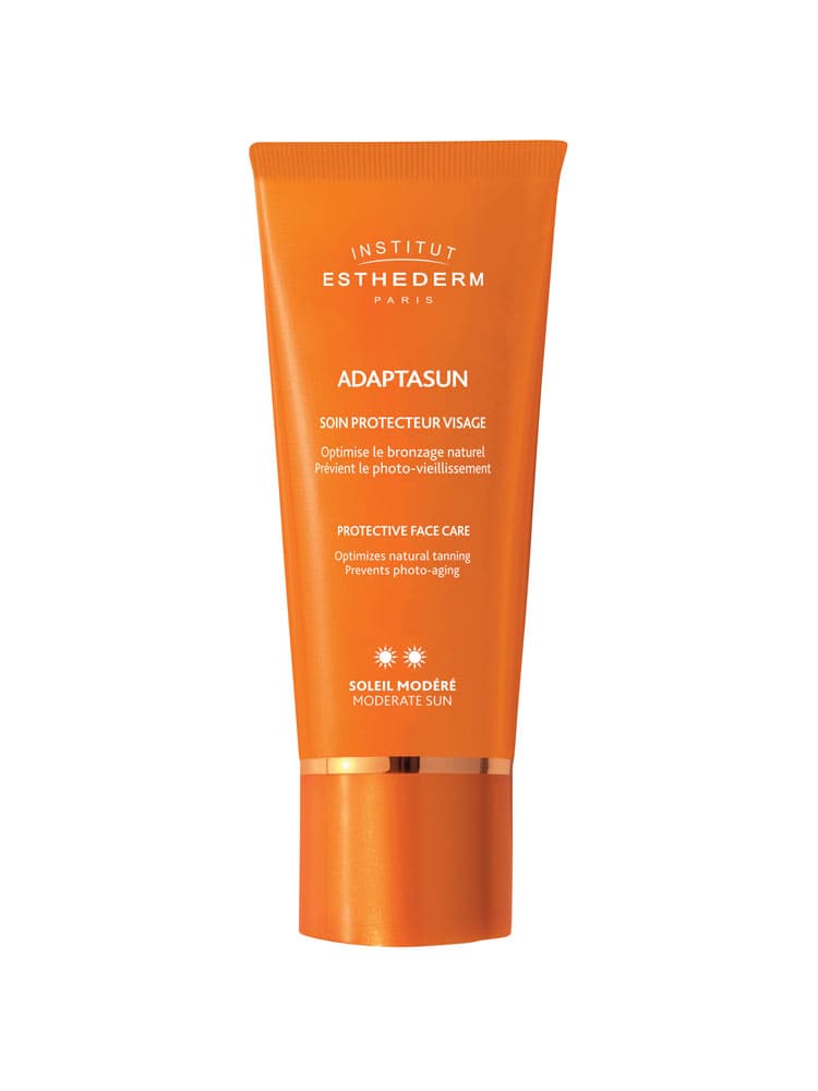 "Crème hydratante à l'acide hyaluronique et à la vitamine C pour une peau éclatante et hydratée toute la journée"