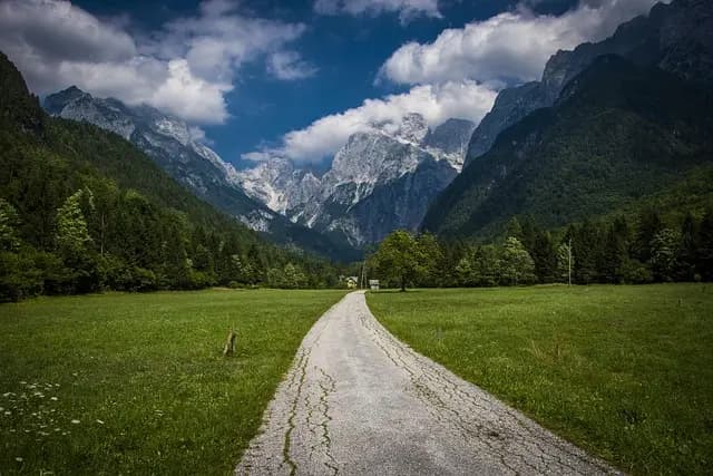 Les meilleures destinations de randonnée en Suisse à explorer