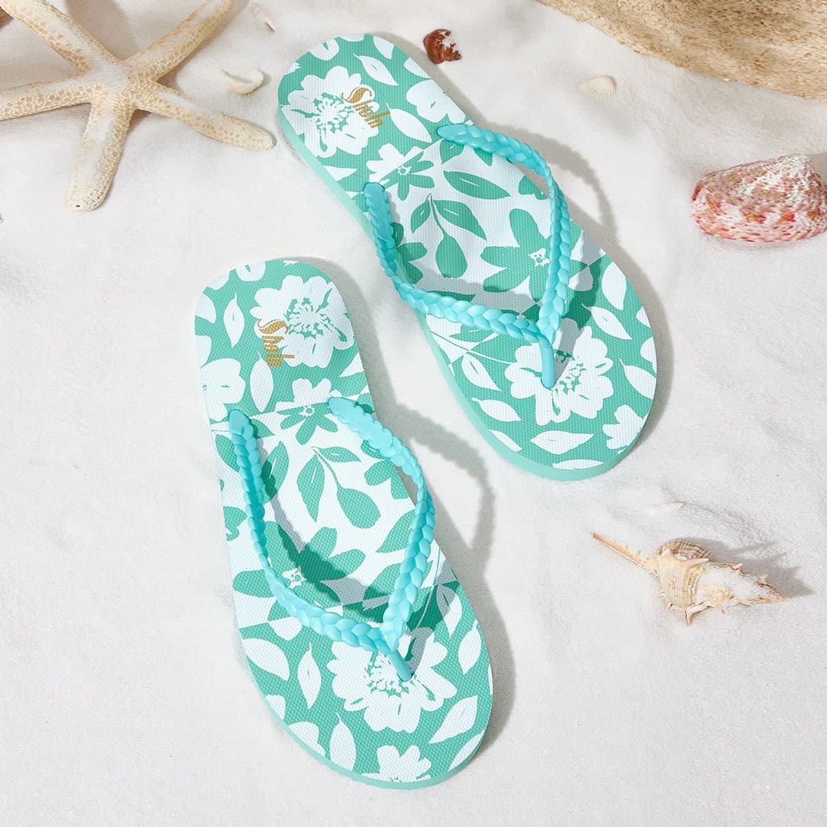 Tongs pour femme, chaussures d'été idéales pour la plage ou les vacances d'été - soldes d'été