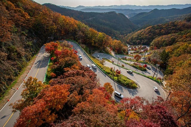 Les meilleures destinations pour un road trip inoubliable en Suisse
