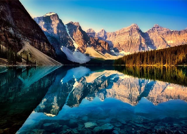 Les meilleures façons d'explorer les lacs suisses